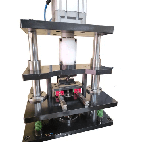 Bottom Riveting Machine